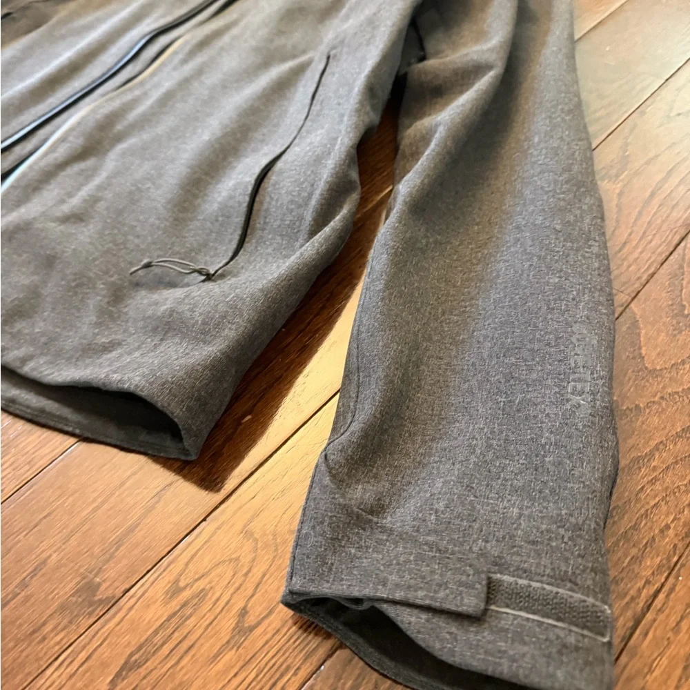 The North Face Men's Apexflex Hooded Softshell Jacket (Gore-Tex) - Charcoal Gray